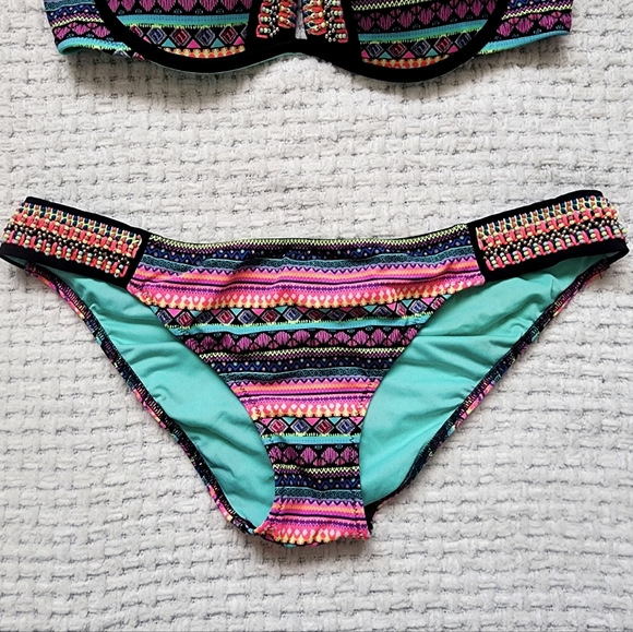 Bikini Set - Picture 6 of 7